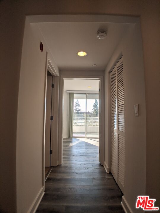 5143 White Oak Ave.
