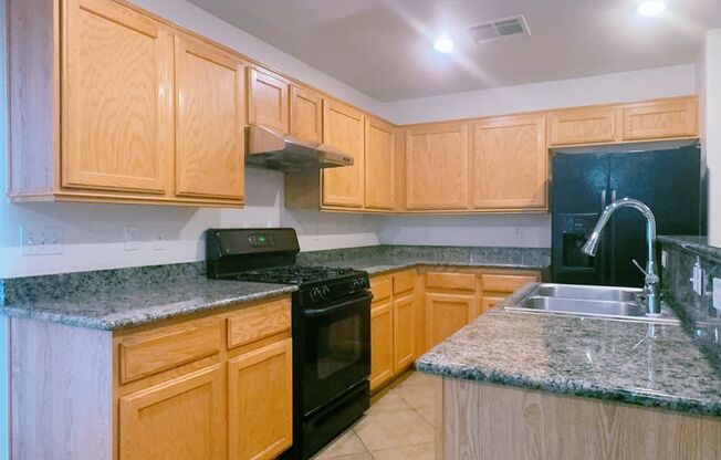 3 Bed 2.5 Bath Single House near Rainbow 215