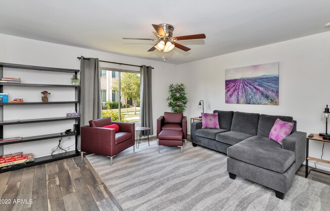 8141 E VIS DR