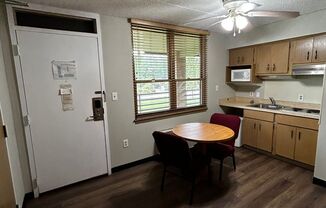 1 bed, 1 bath, $1,200