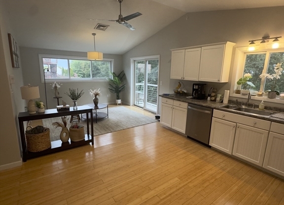 19 SKYLINE DR