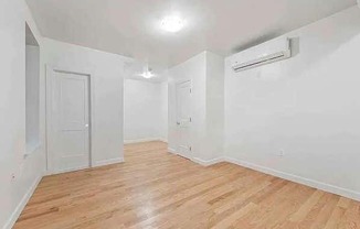 Studio, 1 bath, 400 sqft, $1,541, Unit B4