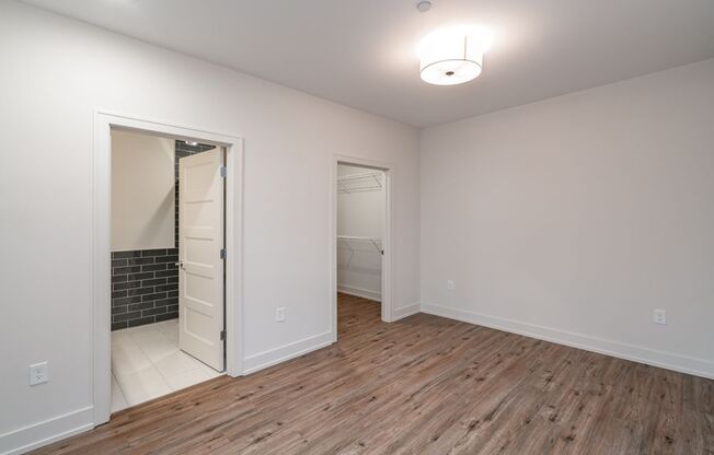 Studio, 1 bath, $1,315, Unit 1050 N 4th St. Apt. 207