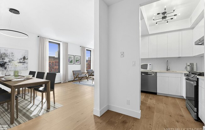 352 W 117 ST