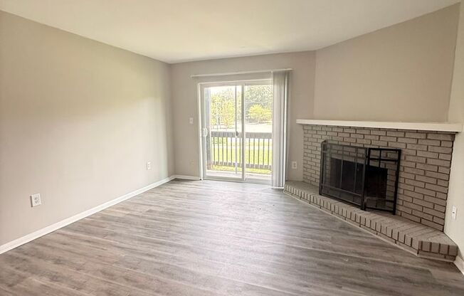 2 beds, 2 baths, 1,000 sqft, $1,450, Unit 111-B