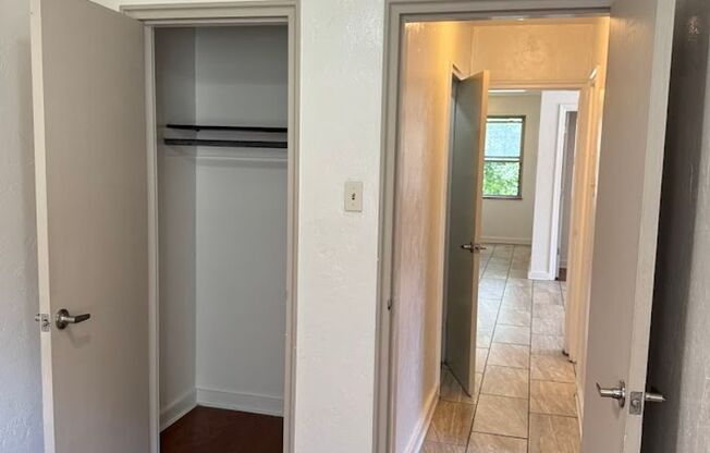 3 beds, 1 bath, $1,675, Unit 102A