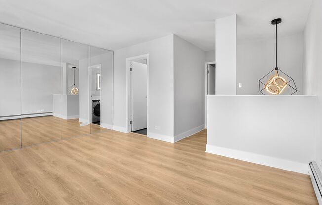 1 bed, 1.5 baths, 667 sqft, $2,400, Unit 4B