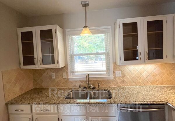 585 WEDGEWOOD DR