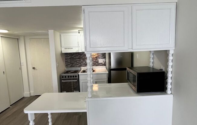 Studio, 1 bath, 400 sqft, $945, Unit 357W