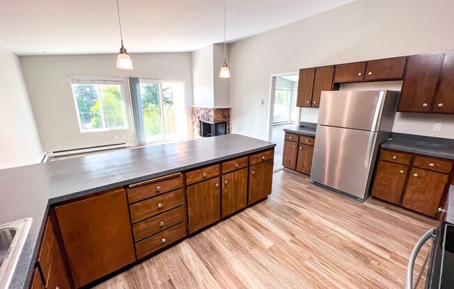 3 beds, 2 baths, 1,864 sqft, $3,495, Unit 420