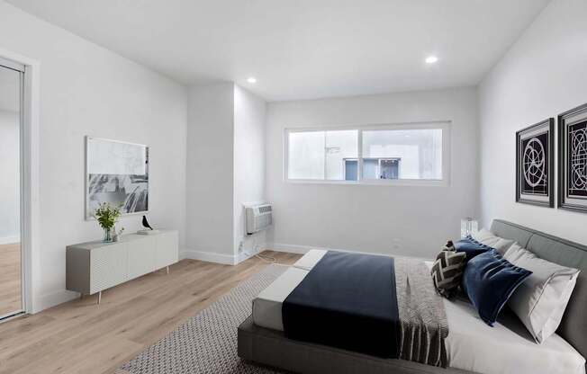 Welcome to 8534-8538 Colgate