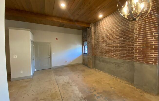 1 bed, 1 bath, 765 sqft, $1,533, Unit Bay 6 Unit 124