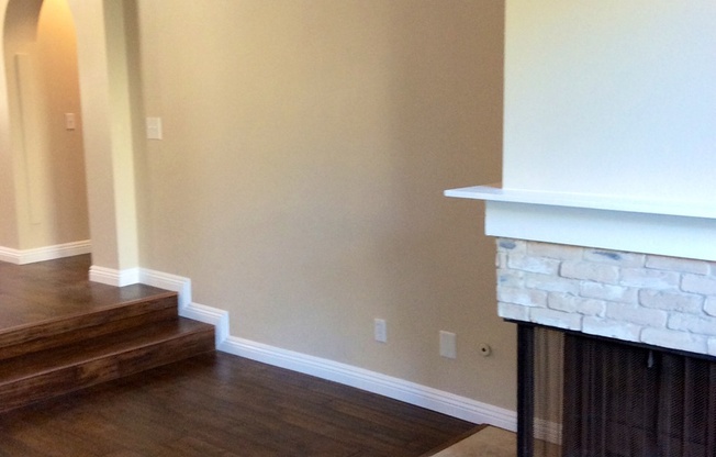 GORGEOUS 2 BEDROOM 1 BATH CONDO