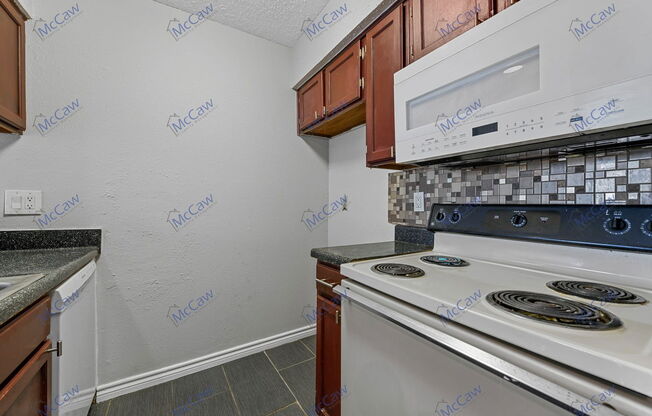 1 bed, 1 bath, 550 sqft, $900, Unit 323