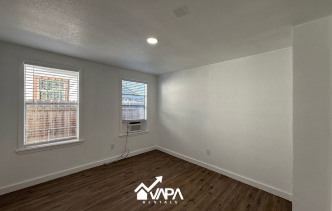206 SOUTHLAWN