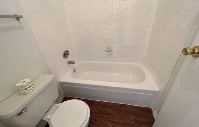 1 bed, 1.5 baths, 776 sqft, $975, Unit 19-601