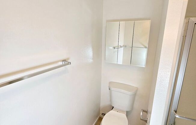 2 beds, 2 baths, 1,000 sqft, $3,195, Unit 205