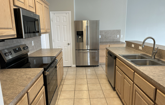 15505 PALMIRA AVE