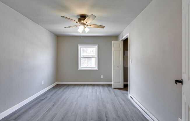 3 beds, 1 bath, 1,250 sqft, $1,999, Unit 3015 - P1