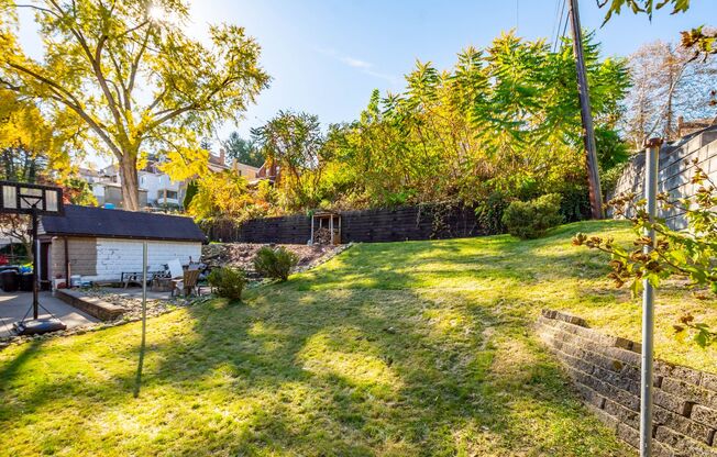 AVAILABLE SEPT 1ST!! GORGEOUS 3 BEDROOM IN BRENTWOOD!