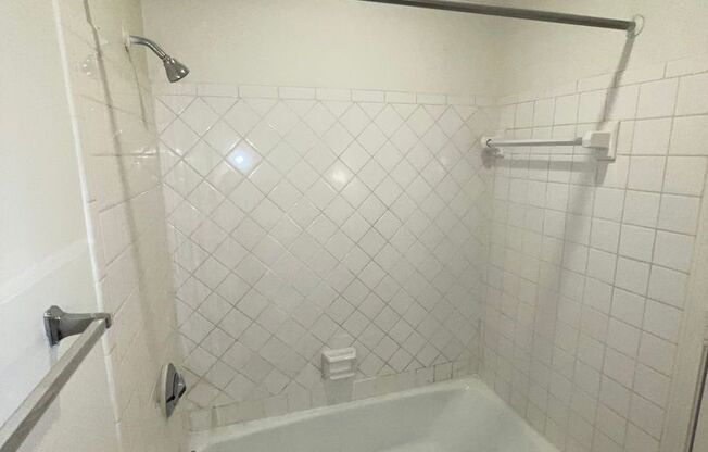 1 bed, 1 bath, 815 sqft, $1,395, Unit 22101