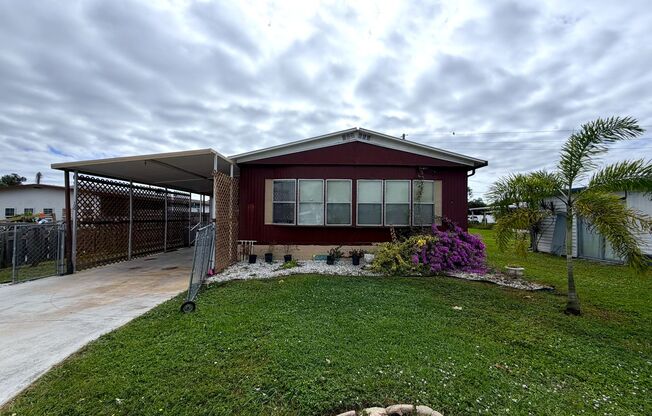 OVERSIZED 2/2 IN QUIET NEIGHBORHOOD!