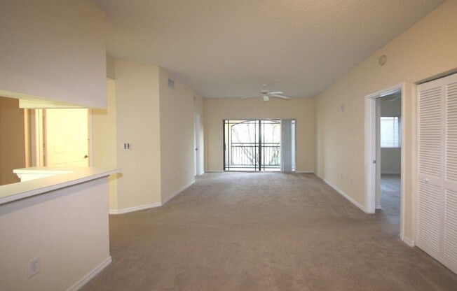 2Bd 2Ba with Stunning Lake Views!  Next to the Gardens Mall!