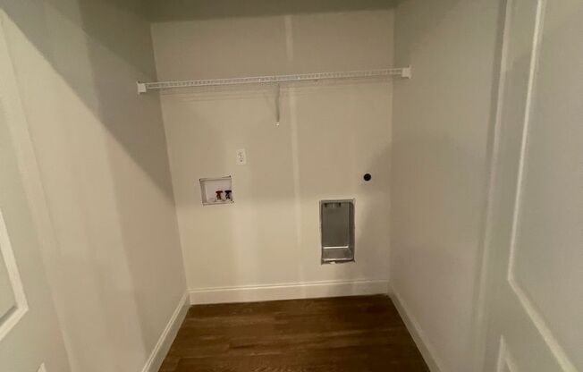 1 bed, 1 bath, 859 sqft, $1,600, Unit B203