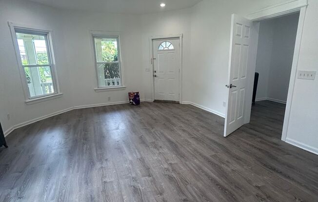 716 Greens Ave.