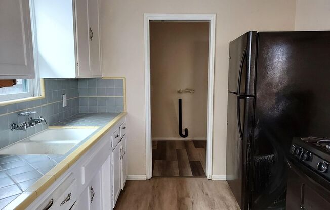 South Park Area 2 Bedroom Cottage w/Garage
