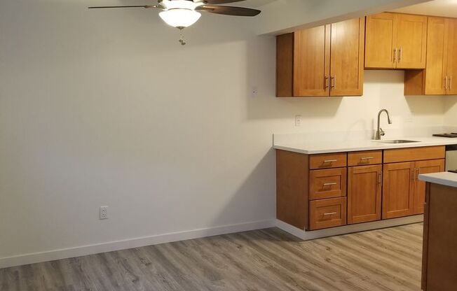 2 beds, 1 bath, 810 sqft, $2,075, Unit E105