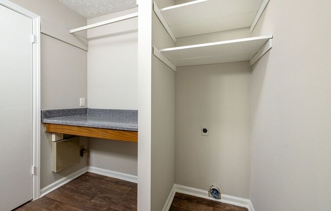1 bed, 1.5 baths, 700 sqft, $1,200, Unit 1538-L