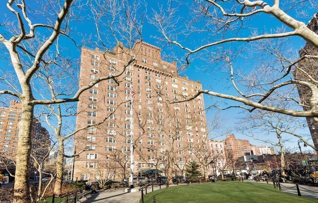 1 bed, 1 bath, $8,500, Unit 15F