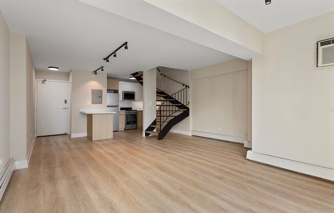 1 bed, 1.5 baths, 678 sqft, $2,450, Unit 10G
