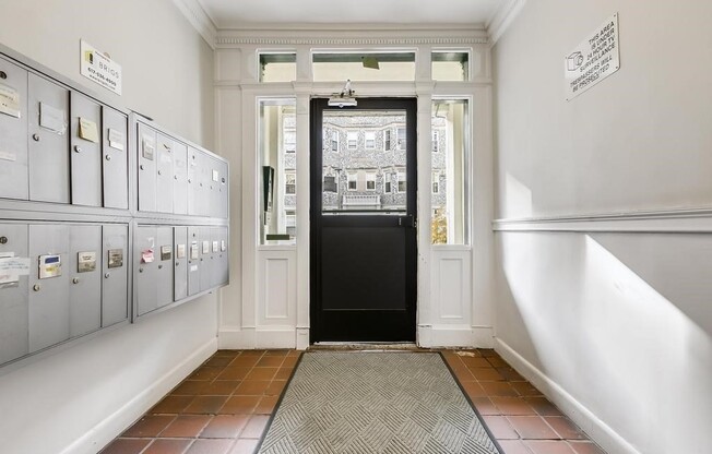 Studio, 1.5 baths, 410 sqft, $2,800, Unit 10