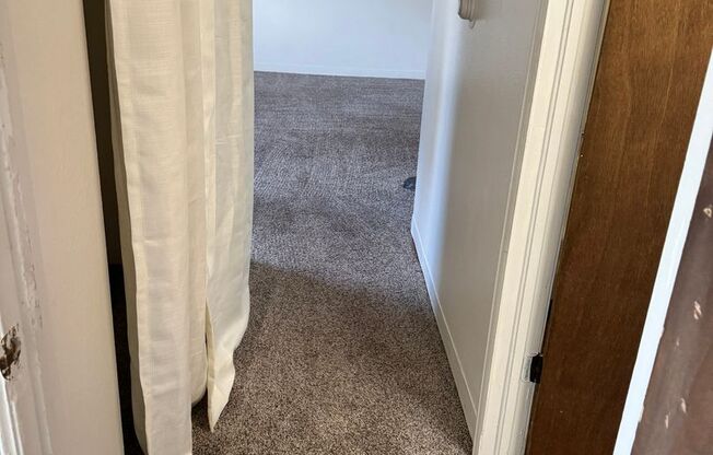 1 bed, 1 bath, $750, Unit Apt 7