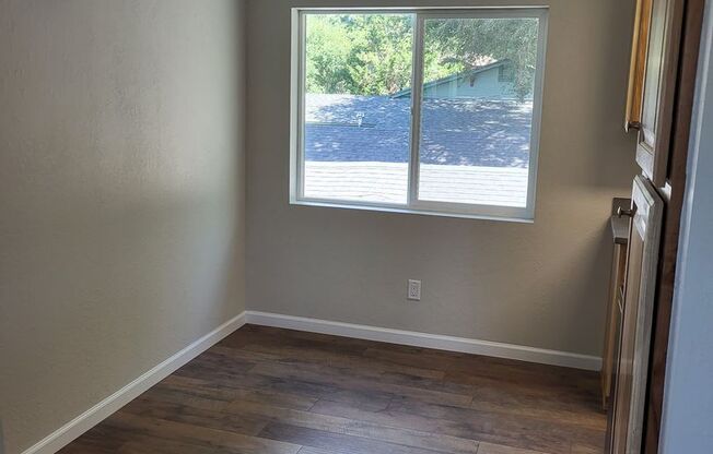 2 beds, 1 bath, 800 sqft, $2,350