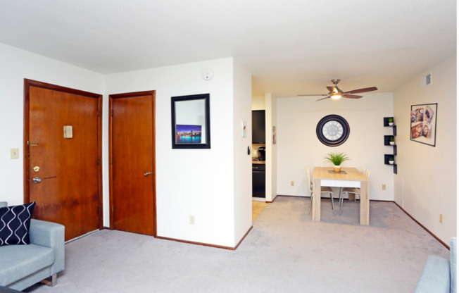 1 bed, 1 bath, 675 sqft, $885, Unit 2229-5