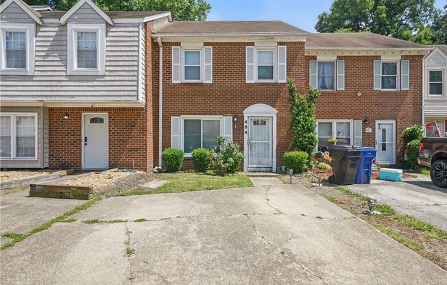 Stylish Townhouse in Prime VA Beach Location!