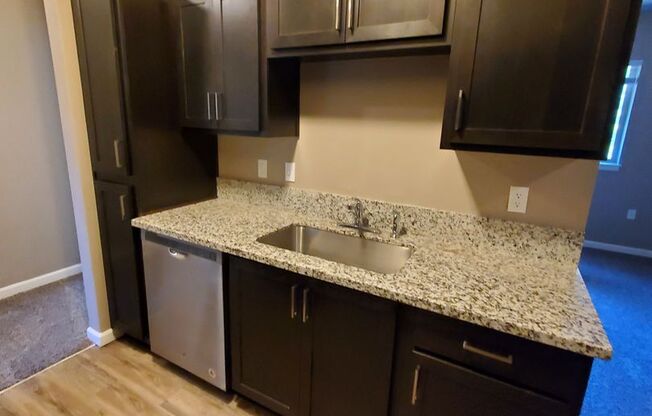 3 beds, 2 baths, 1,127 sqft, $1,790, Unit 211