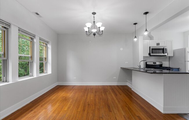 4057 N SPAULDING