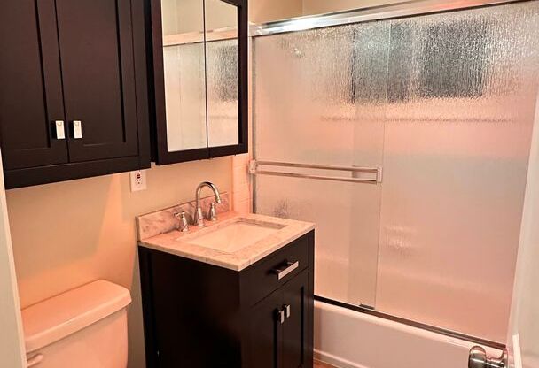 2 beds, 1 bath, $2,750, Unit Unit B