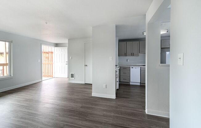 1 bed, 1 bath, 650 sqft, $1,300, Unit 12