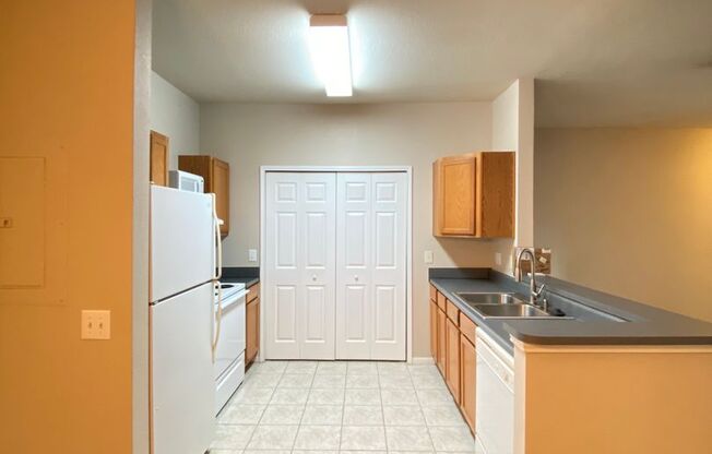 2 beds, 2 baths, $1,700