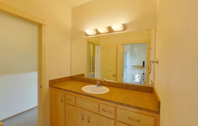 4 beds, 2.5 baths, 1,515 sqft, $3,600, Unit 34