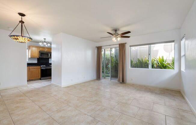 Beautiful 3 bedroom 2.5 bath home in lush Launani Valley!