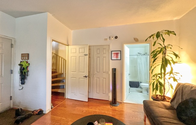 233 W 121 ST