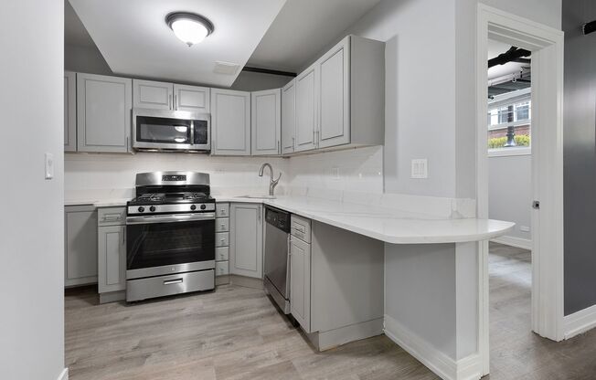 2 beds, 1 bath, 569 sqft, $2,200, Unit 6110-G