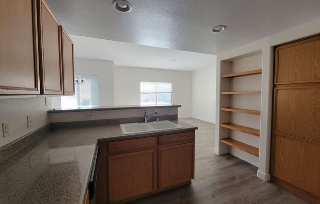 2 beds, 2 baths, $1,400