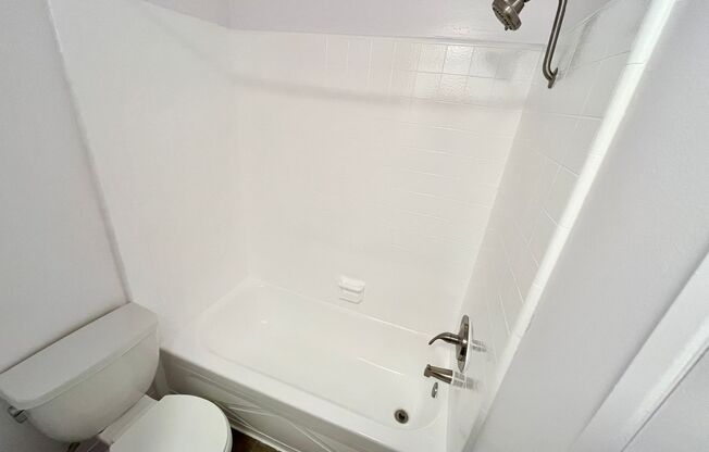 3 beds, 2 baths, 1,350 sqft, $2,898, Unit 45